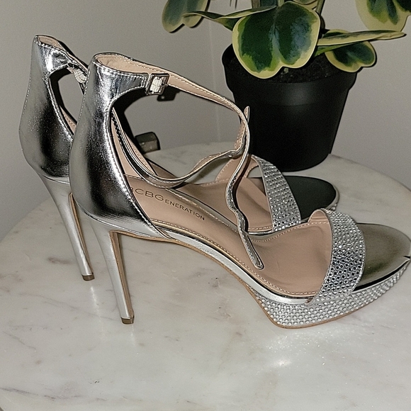 Skechers Silver Women's Heels - Picture 4 of 5